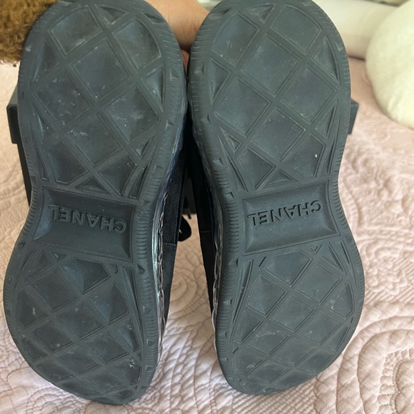 Chanel Sneakers in all black suede - Picture 7 of 9
